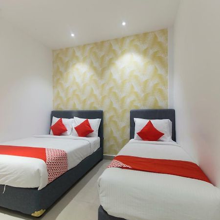 Oyo 90121 Summer House Bed & Cafe クアラルンプール エクステリア 写真