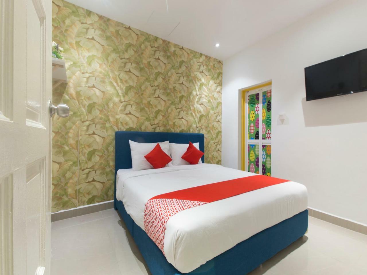 Oyo 90121 Summer House Bed & Cafe クアラルンプール エクステリア 写真