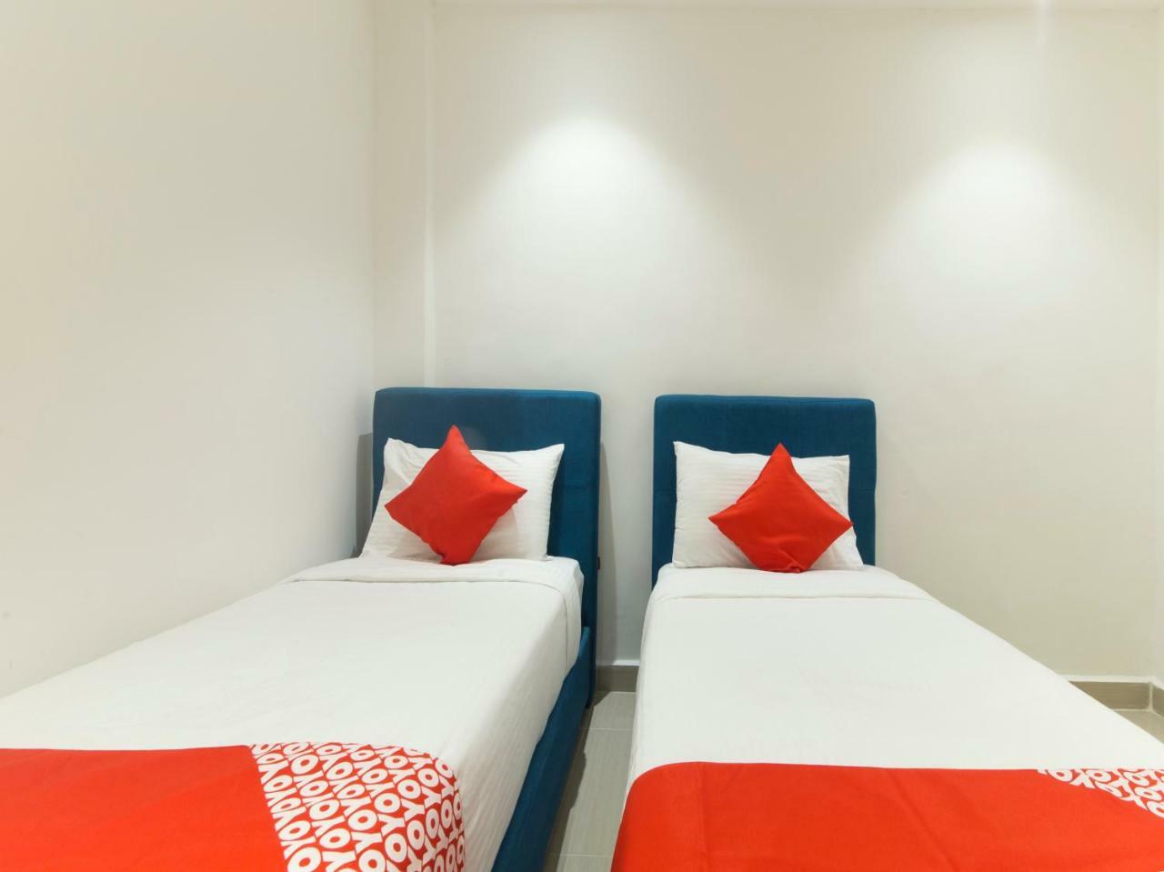 Oyo 90121 Summer House Bed & Cafe クアラルンプール エクステリア 写真