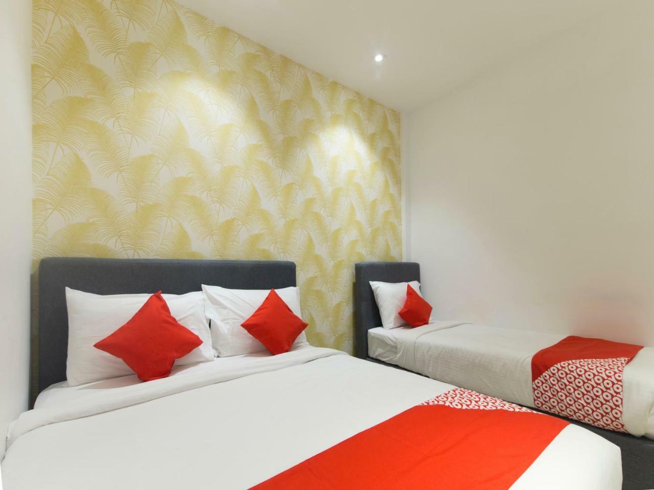 Oyo 90121 Summer House Bed & Cafe クアラルンプール エクステリア 写真
