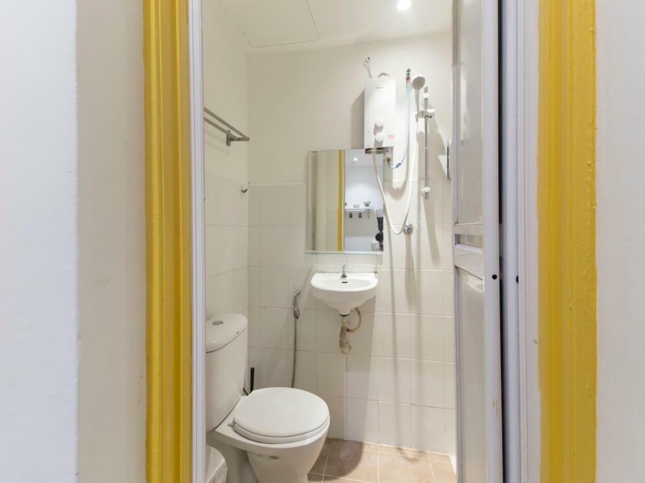 Oyo 90121 Summer House Bed & Cafe クアラルンプール エクステリア 写真