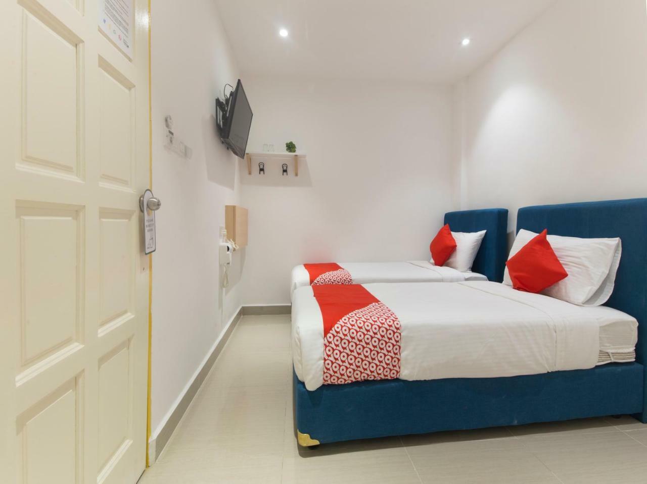 Oyo 90121 Summer House Bed & Cafe クアラルンプール エクステリア 写真