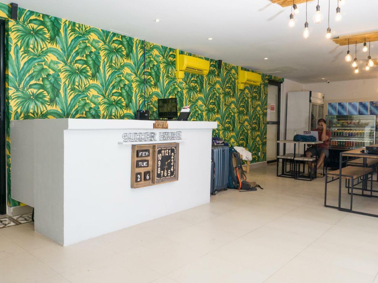 Oyo 90121 Summer House Bed & Cafe クアラルンプール エクステリア 写真
