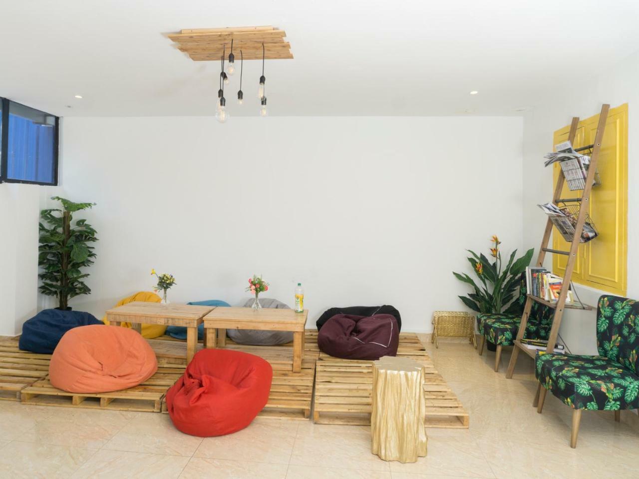 Oyo 90121 Summer House Bed & Cafe クアラルンプール エクステリア 写真