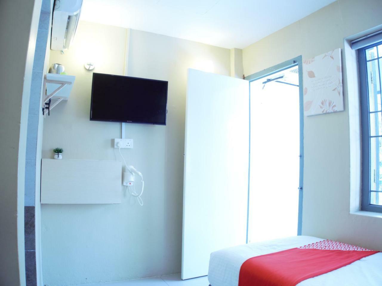 Oyo 90121 Summer House Bed & Cafe クアラルンプール エクステリア 写真