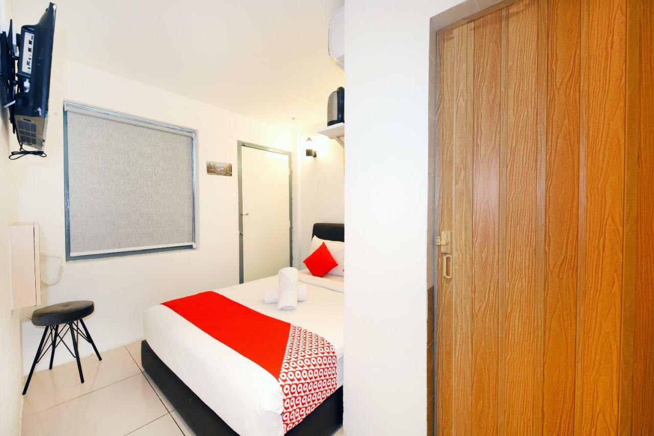 Oyo 90121 Summer House Bed & Cafe クアラルンプール エクステリア 写真
