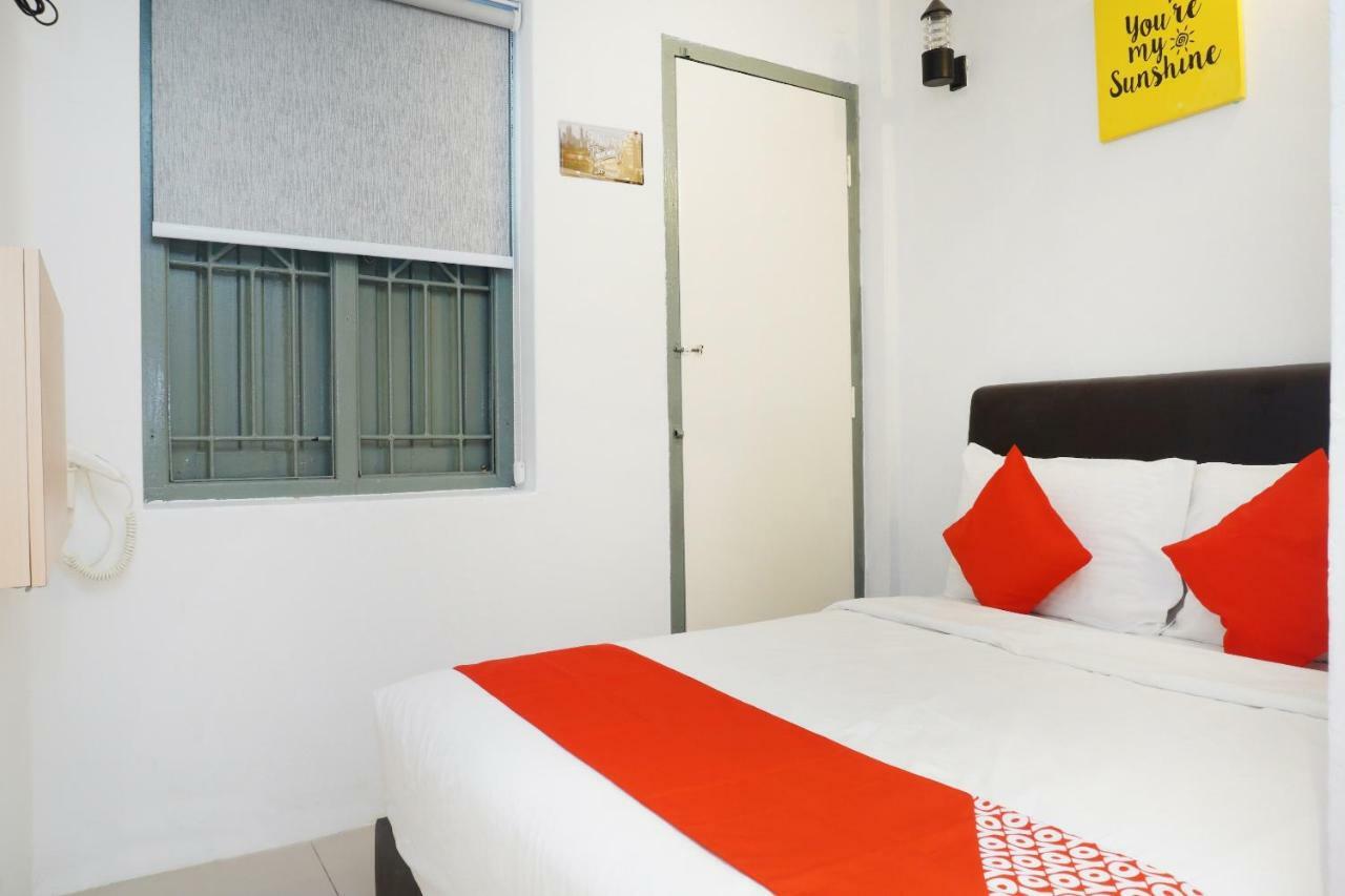 Oyo 90121 Summer House Bed & Cafe クアラルンプール エクステリア 写真